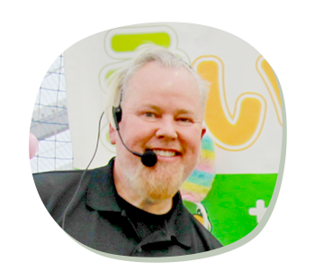 英会話指導：トレイ先生